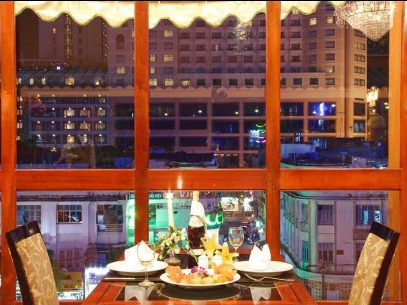 Royal Hotel Saigon Хошимін Екстер'єр фото